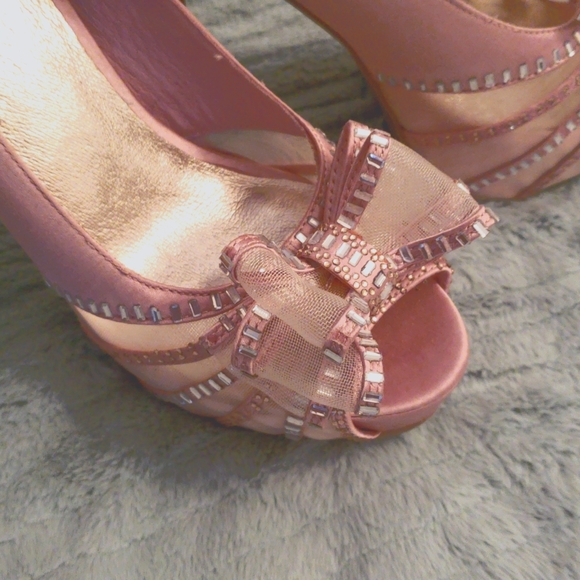 BRAND NEW PINK SATIN DIAMOND STUDDED PLATFORMS FROM ZIGI NEW YORK!!! - Picture 2 of 8